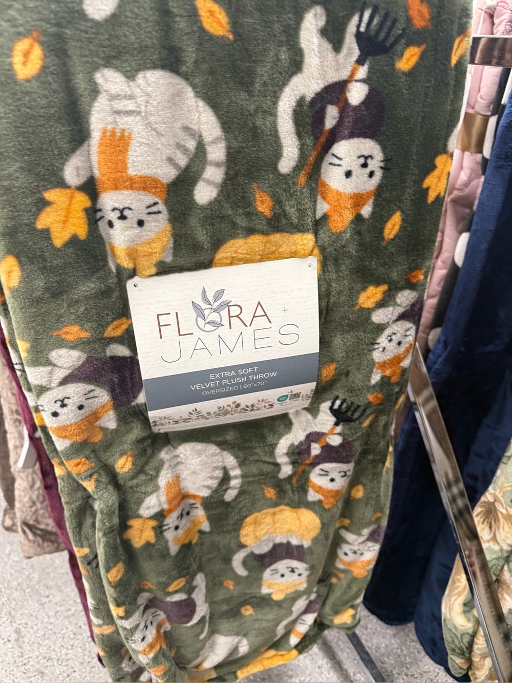 Green Plush Velvet Throw Blanket with Autumn Cat Print